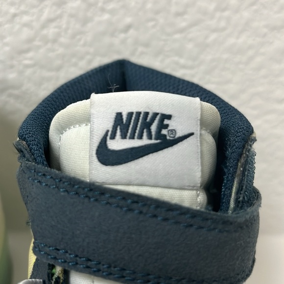 Girls Size 3 Nike Blazers - Picture 7 of 10